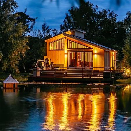 Woad Mill Lakeside Lodges ボストン エクステリア 写真