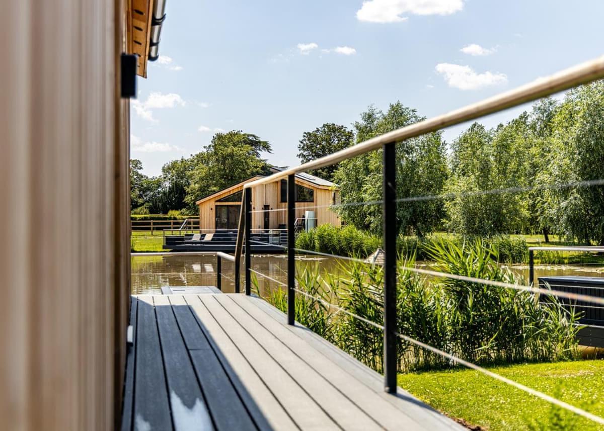 Woad Mill Lakeside Lodges ボストン エクステリア 写真