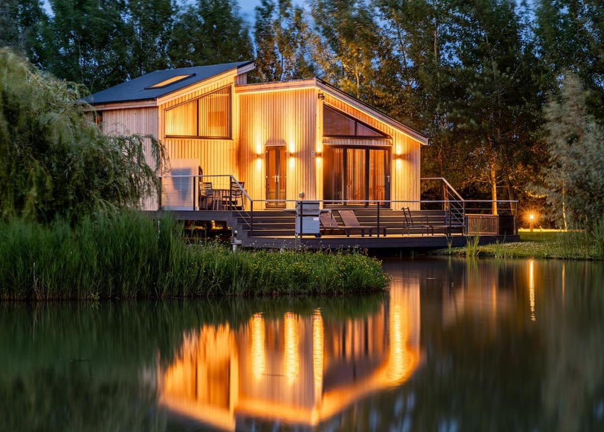 Woad Mill Lakeside Lodges ボストン エクステリア 写真