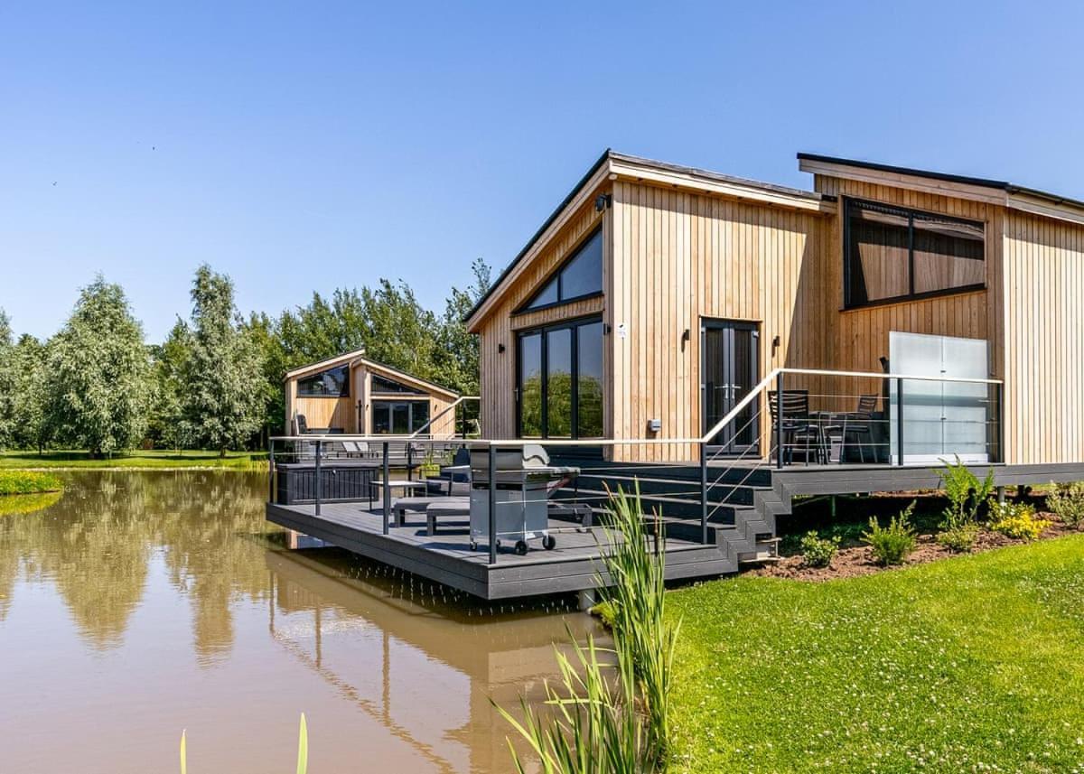 Woad Mill Lakeside Lodges ボストン エクステリア 写真