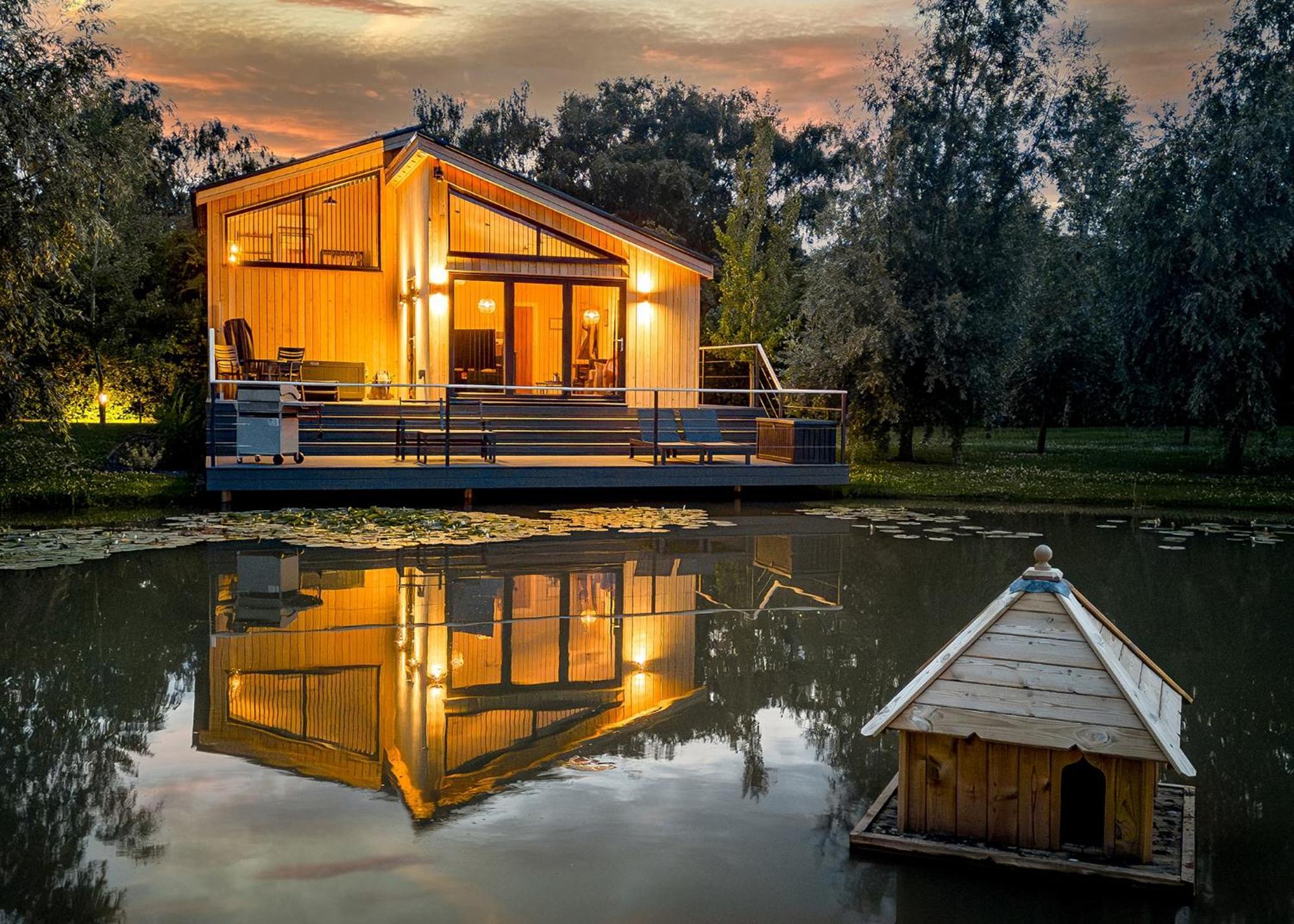 Woad Mill Lakeside Lodges ボストン エクステリア 写真
