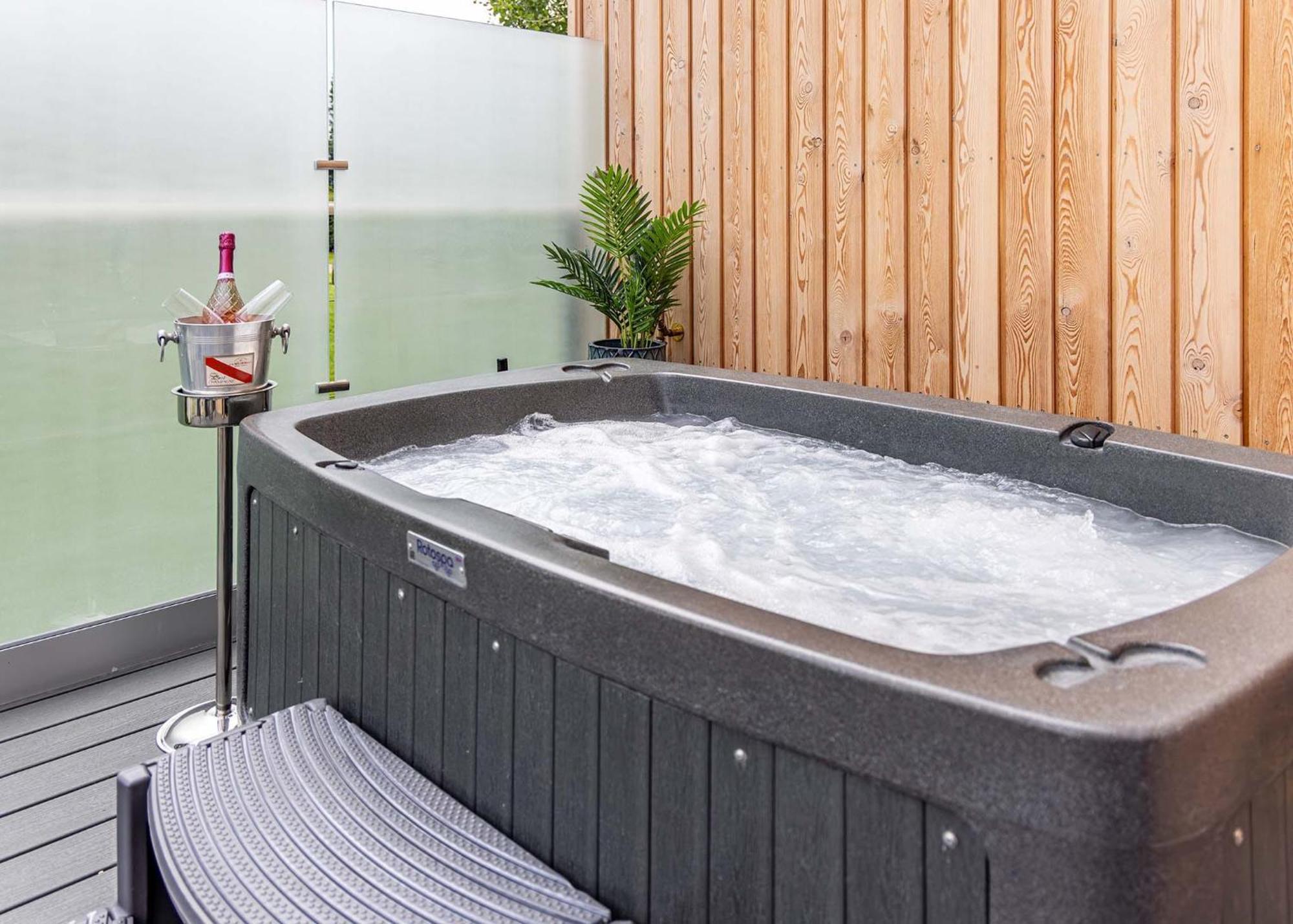 Woad Mill Lakeside Lodges ボストン エクステリア 写真